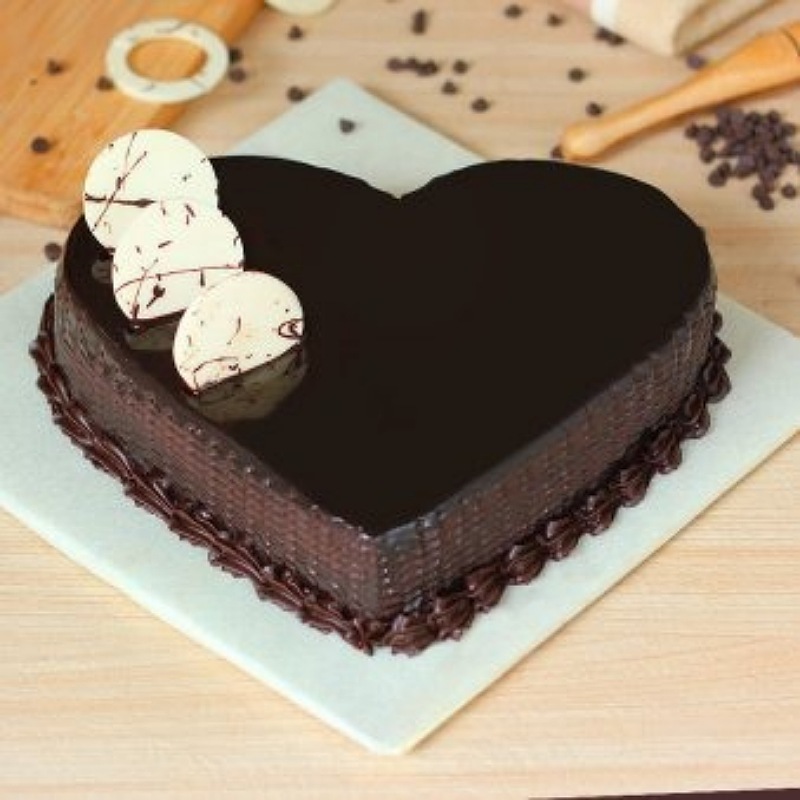 Chocolicious Heart Cake