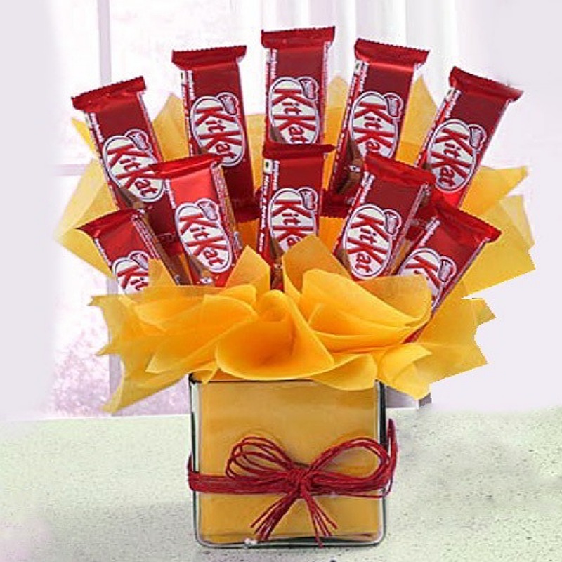 Kit Kat Lovers Vase Arrangement