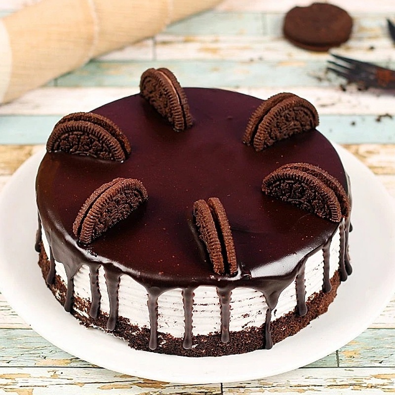 Scrumptious Oreo Cake