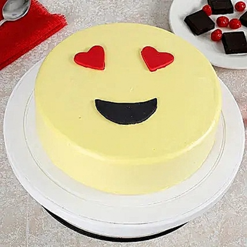 Love Emoji Cake