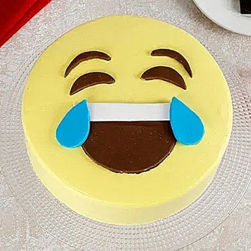 Laughing Madly Emoji Cake