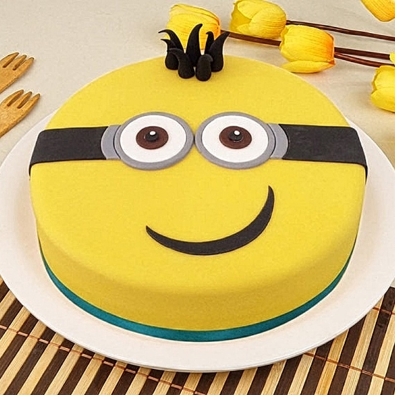 Cute Minion Cake