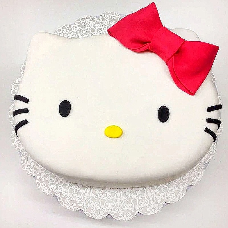 Hello Kitty Cake