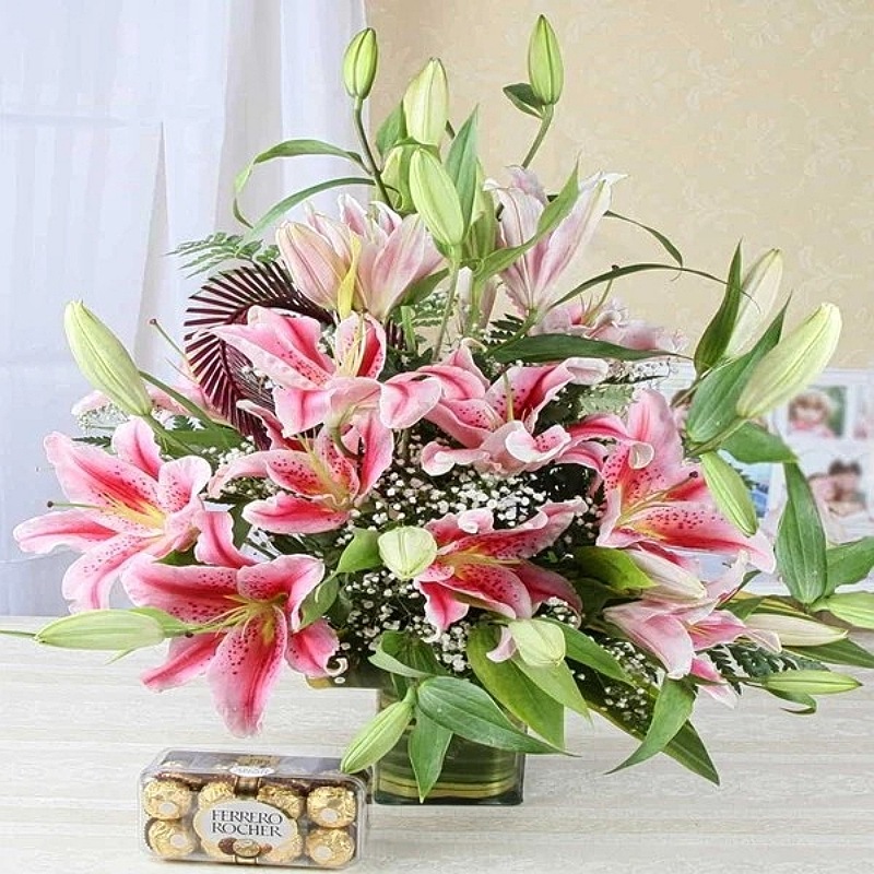 Luxurious Lilies N Rocher