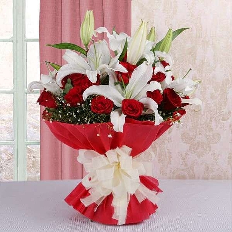 Adorable Lily & Rose Bouquet