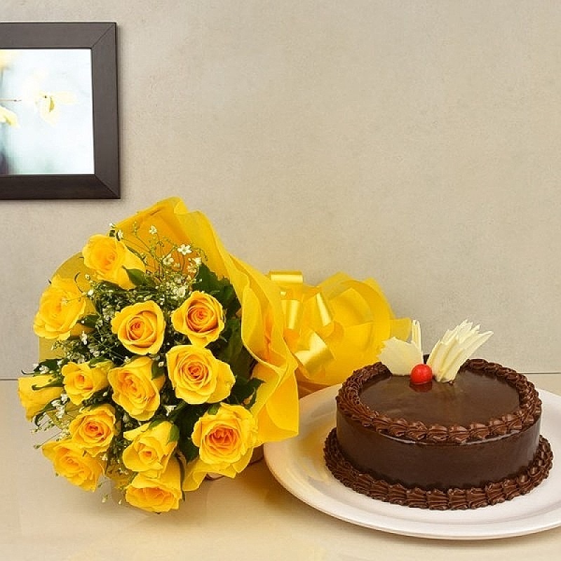 Yellow Roses N Cake